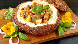 Pivní guláš z vepřové plece