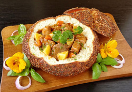 Pivní guláš z vepřové plece