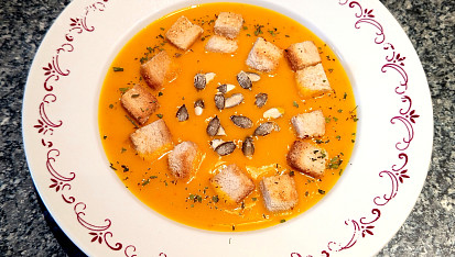 Polévka z pečené dýně a pórku