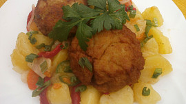 Smažené koule z vinné klobásy