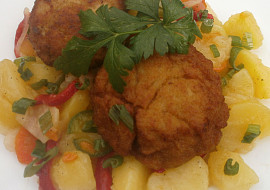 Smažené koule z vinné klobásy