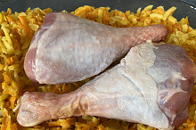 maso, zelenina a koření před pečením - naše varianta s krůtím masem