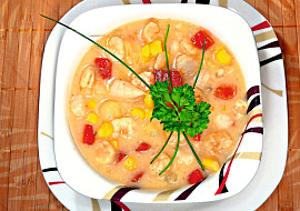 Zimní polévka z ryb a kukuřice