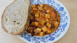 Fazolový kotlík s tofu