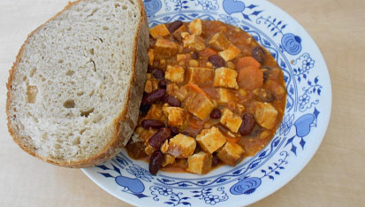 Fazolový kotlík s tofu
