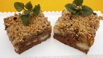 Jablečné řezy s ořechovou drobenkou