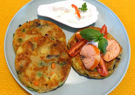 Bramborové placičky s uzeným lososem