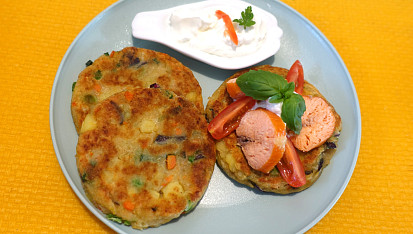 Bramborové placičky s uzeným lososem