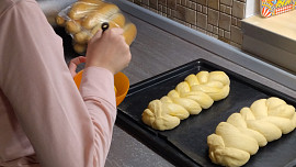 Máslová vánočka z pěti pramenů