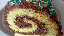 Piškotová roláda s čoko-tvarohovým krémem