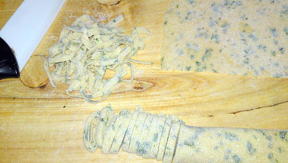 Kuřecí polévka s bylinkovými nudlemi