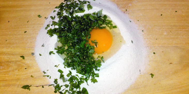 Kuřecí polévka s bylinkovými nudlemi