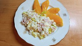 Lehký rýžový salát s ledovým salátem