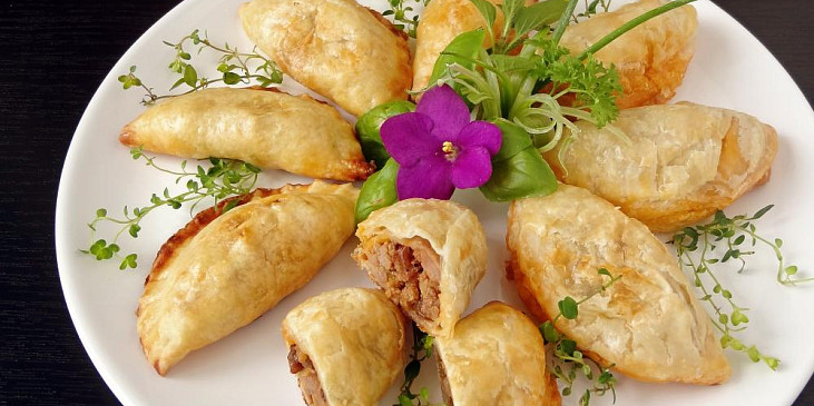 Pečené španělské pirožky