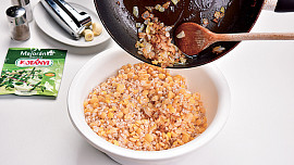 Zapečený šoulet s uzeným masem