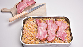 Zapečený šoulet s uzeným masem