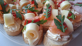 Chuťovky s uzeným lososem a žervé pomazánkou