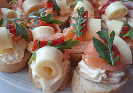 Chuťovky s uzeným lososem a žervé pomazánkou