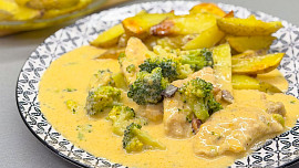 Kuřecí prsa v sýrové omáčce s brokolicí