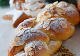 Vánoční vrkoče (vánočky ze čtyř pramenů)