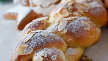 Vánoční vrkoče (vánočky ze čtyř pramenů)