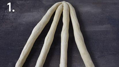 Vánoční vrkoče (vánočky ze čtyř pramenů)