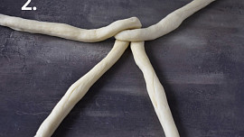 Vánoční vrkoče (vánočky ze čtyř pramenů)