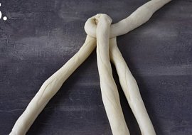 Vánoční vrkoče (vánočky ze čtyř pramenů)