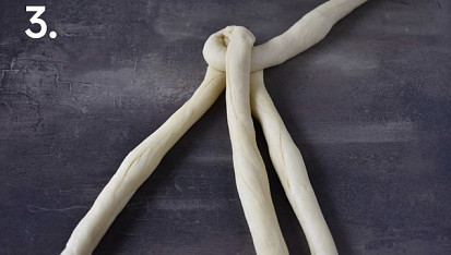 Vánoční vrkoče (vánočky ze čtyř pramenů)