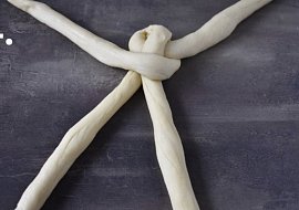 Vánoční vrkoče (vánočky ze čtyř pramenů)