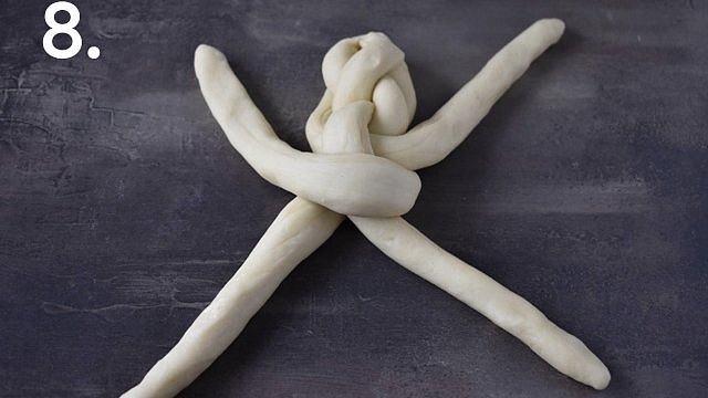 Vánoční vrkoče (vánočky ze čtyř pramenů)