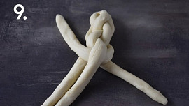 Vánoční vrkoče (vánočky ze čtyř pramenů)