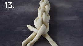 Vánoční vrkoče (vánočky ze čtyř pramenů)