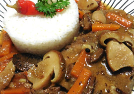 Zbojnická vepřová krkovice s hříbky