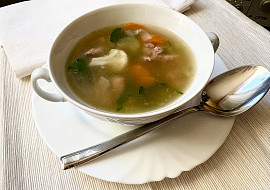 Hovězí vývar s játrovou rýží