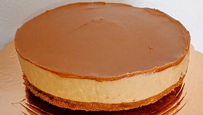 Karamelový cheesecake