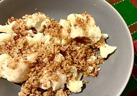 Květák se smaženou strouhankou