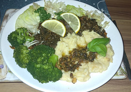 Marinovaná jehněčí kýta (Jehněčí při servírování)