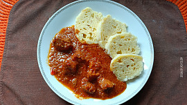 Pikantní vepřové kostky na česneku