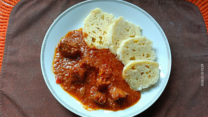 Pikantní vepřové kostky na česneku