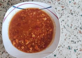 Polévka z červené čočky, mrkve s rajčaty
