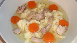 Silný slepičí vývar