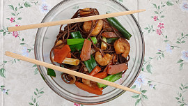 Smažené nudle s krevetami