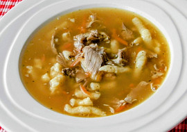 Sýrová polévka se sýrovými nočky