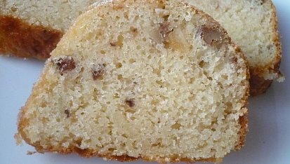 Tvarohová bábovka, Navíc nasekané ořechy a kandovaná kůra z citrusů