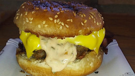 Burgery z hovězího mletého masa