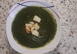 Kremová špenatová polévka s krutony