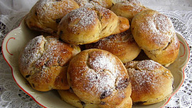 Kynuté briošky s čokoládou