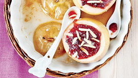 Pečená jablka s rybízovou nádivkou