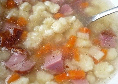 Polévka z uzených žebírek